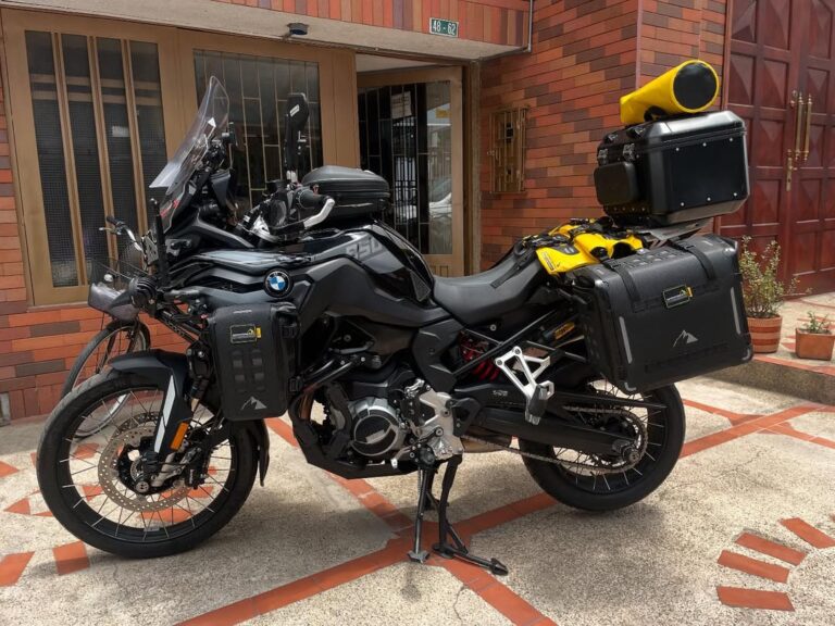 Moto con Alforjas Adventure Bag Línea Extreme 32Lts